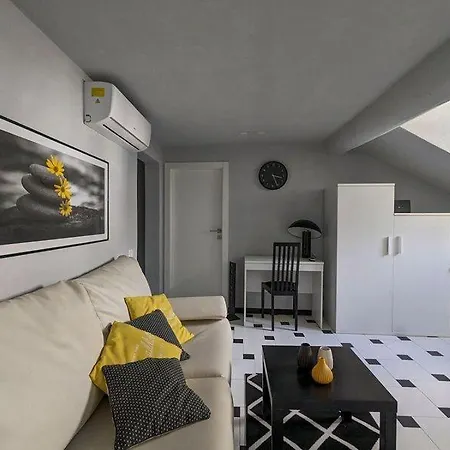 Aquarium Apartment *